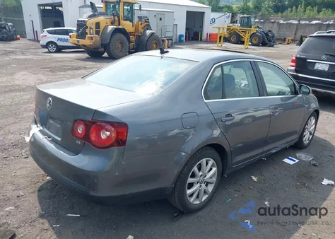 2010 Volkswagen Jetta Se from USA, damaged, VIN 3VWRZ7AJ1AM017527
